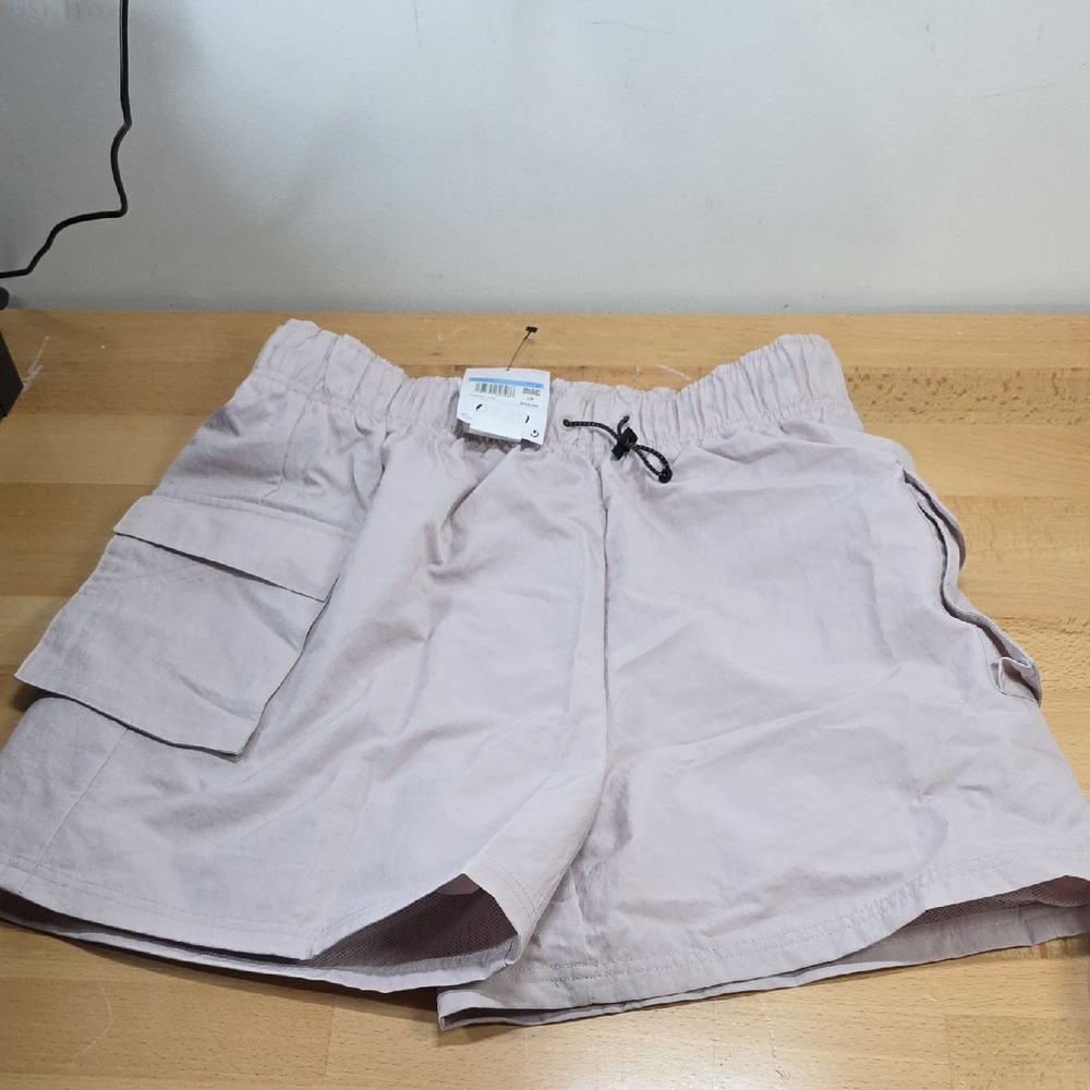 Nike Tan Cargo Shorts with Relaxed Fit